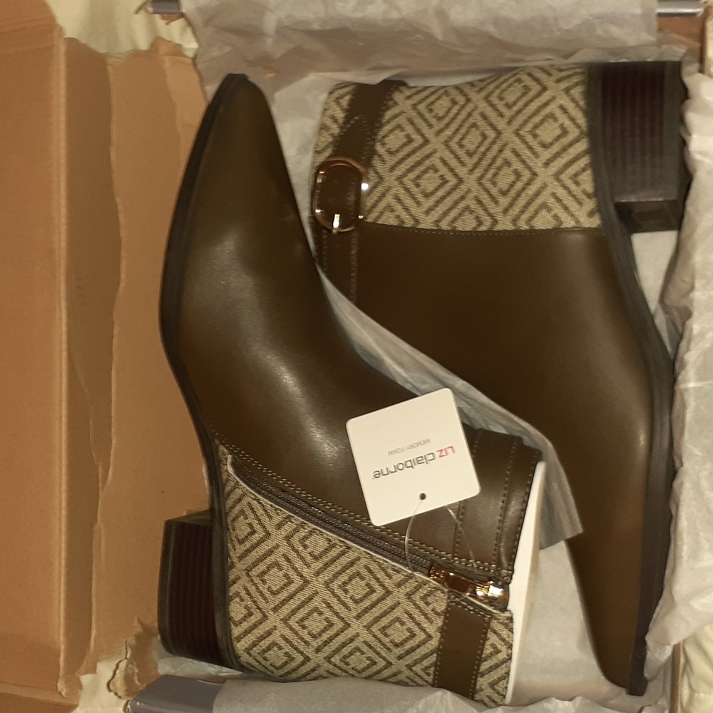 Liz Claiborne LC Burke Taupe boots